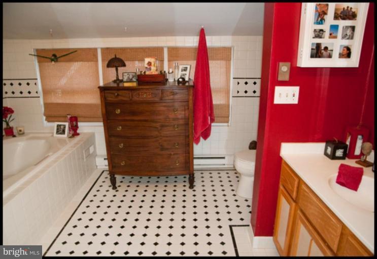 9411 Garwood Street Silver Spring, MD 20901 - Photo 17 of 30 Master Bath #2