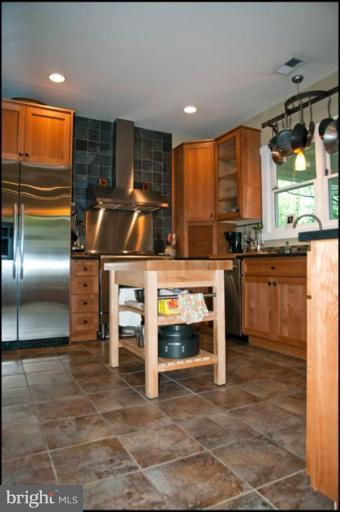 9411 Garwood Street Silver Spring, MD 20901 - Photo 7 of 30 Kitchen