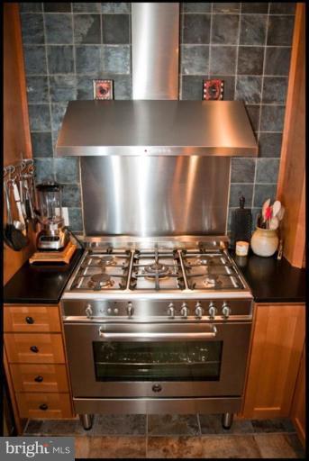 9411 Garwood Street Silver Spring, MD 20901 - Photo 8 of 30 Kitchen #2