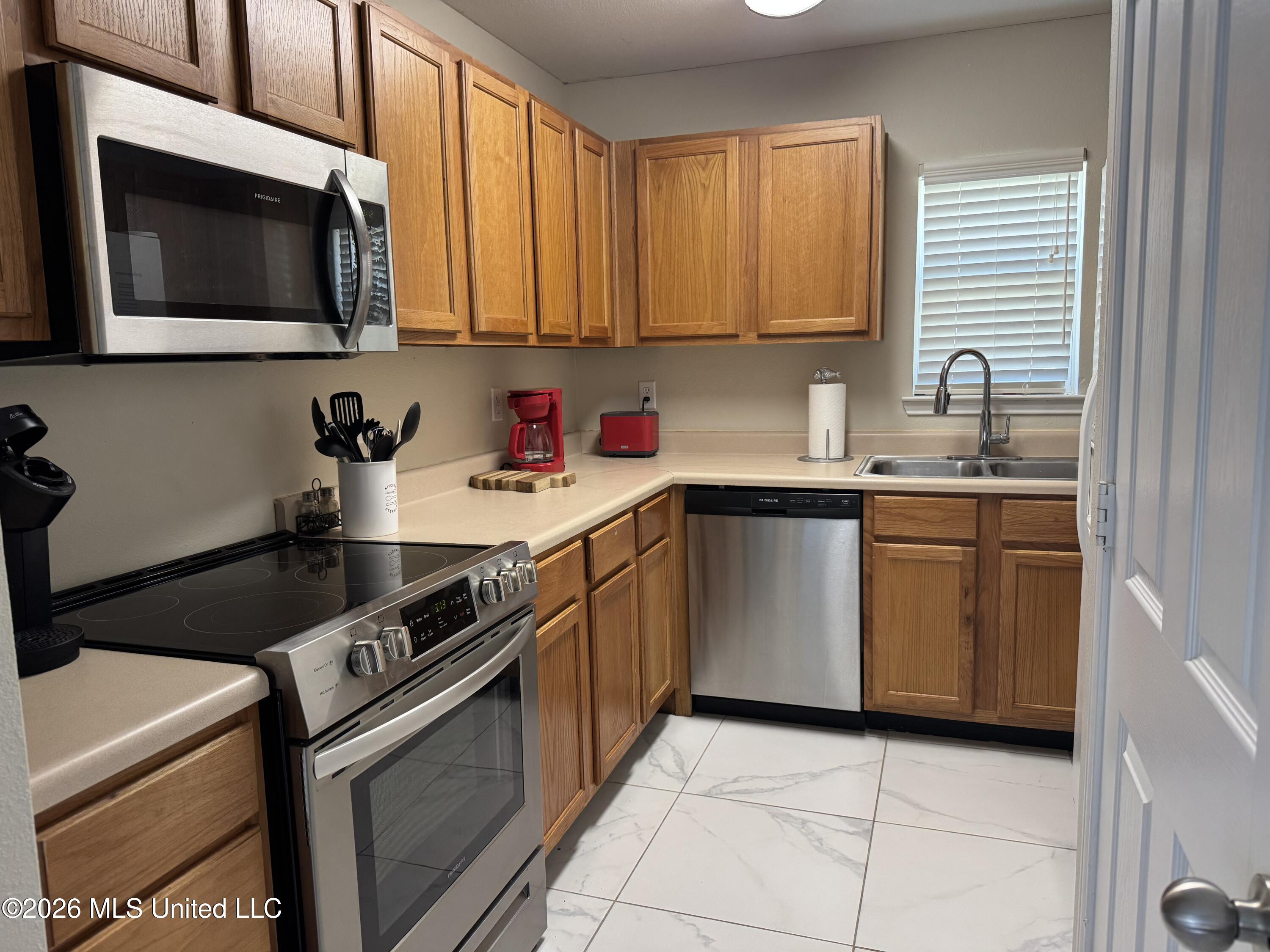 441 Hope Street Biloxi, MS 39530 - Photo 10 of 28 IMG_3576