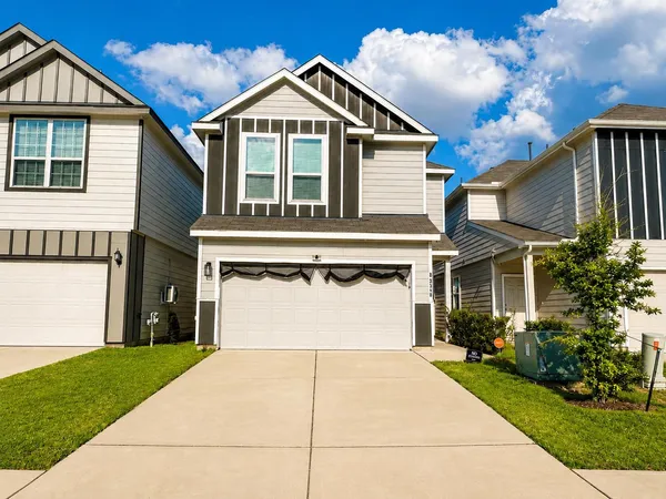 $2,200 | 3910 Deledda Drive, Katy, TX 77493