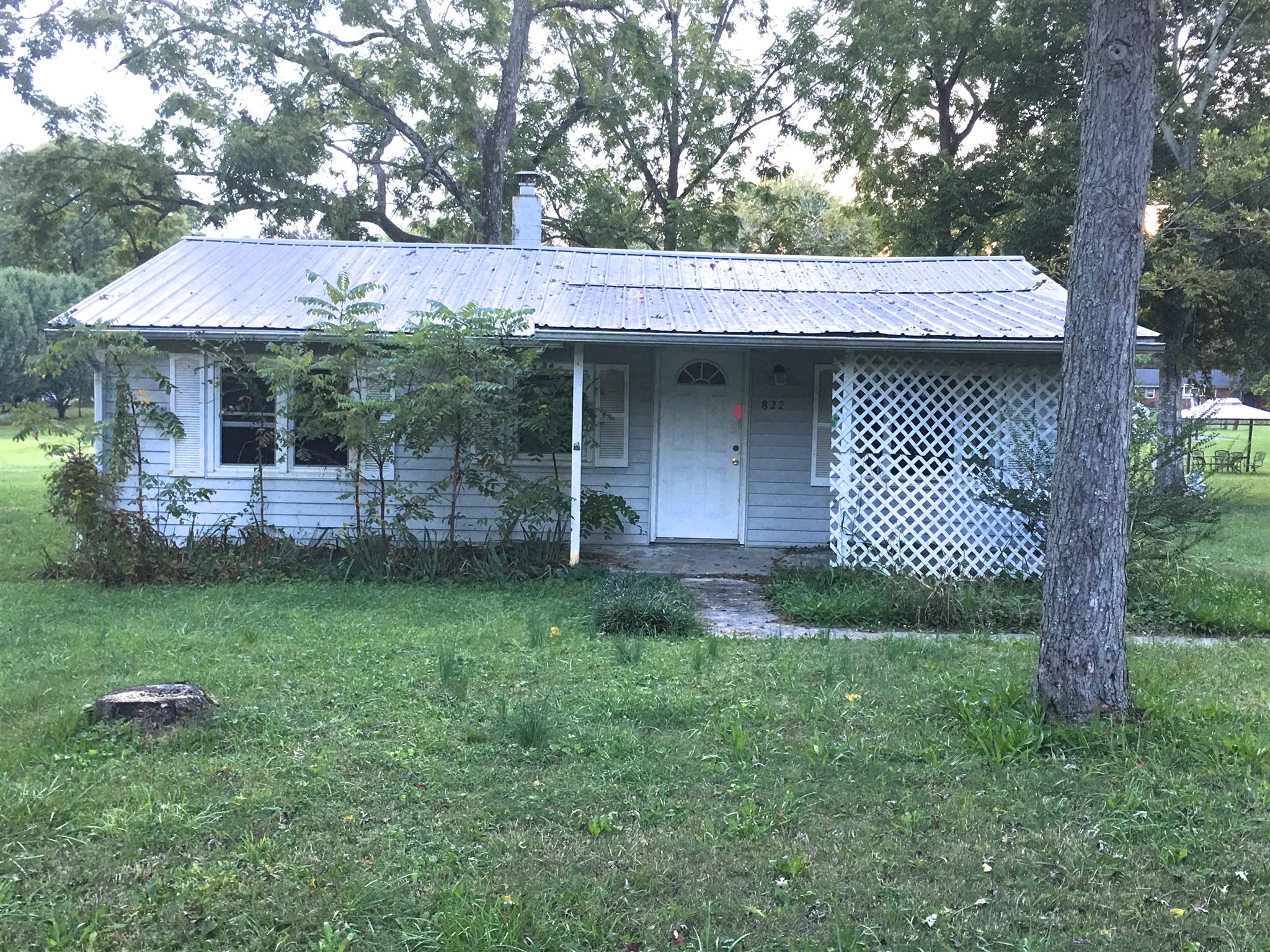 822 South Spring Street Manchester, TN 37355 - Photo 2 of 7 Nice Neighborhood!!!