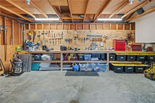 $549,900 | 1720 Harkney Hill Road, Coventry, RI 02816