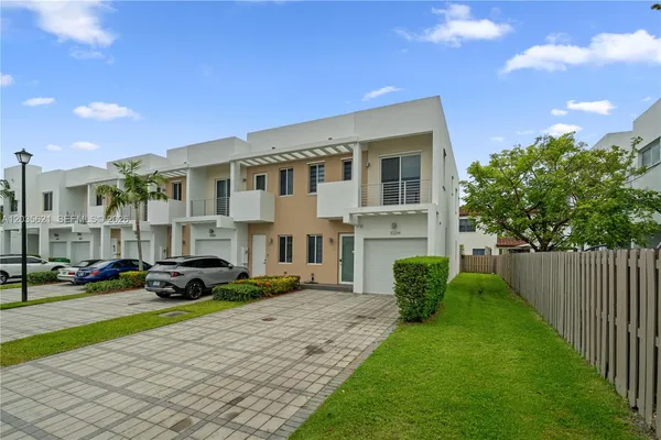 $815,000 | 10294 Northwest 71st Terrace, Doral, FL 33178