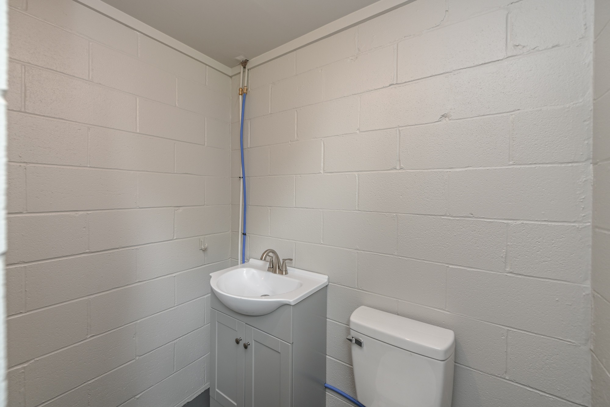 4334 Mt Zion Road Springfield, TN 37172 - Photo 34 of 52 a bathroom with a sink toilet and a mirror