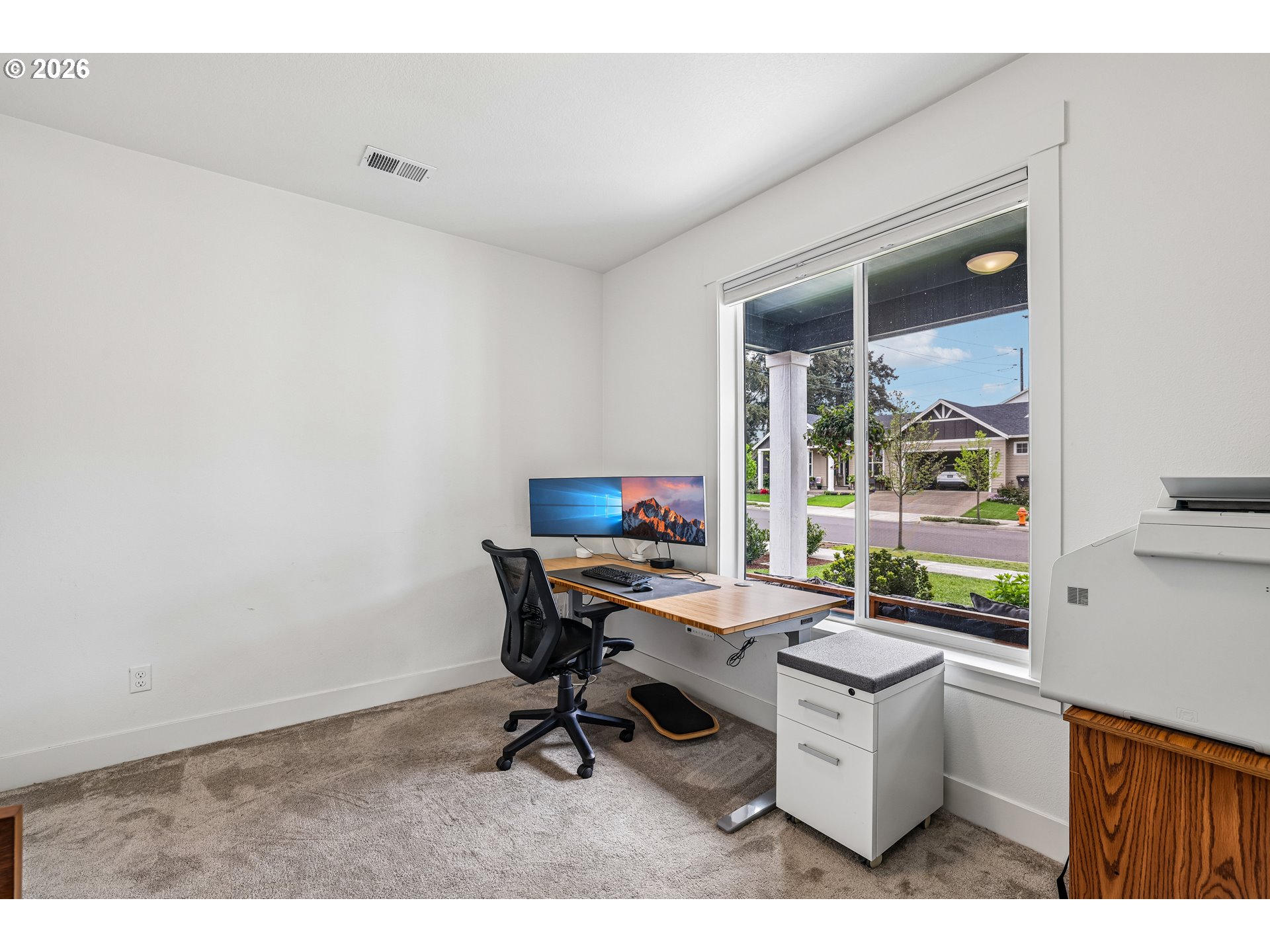 236 Northeast 17th Avenue Canby, OR 97013 - Photo 14 of 36 a workspace with furniture and window