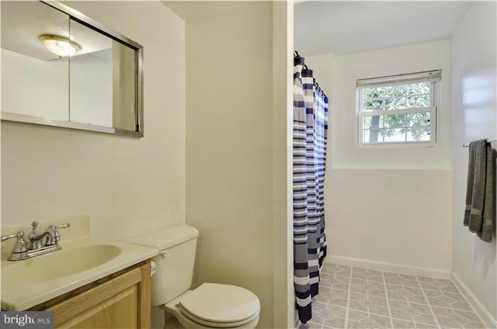 1211 Hollyoak Road Odenton, MD 21113 - Photo 18 of 30 Bath