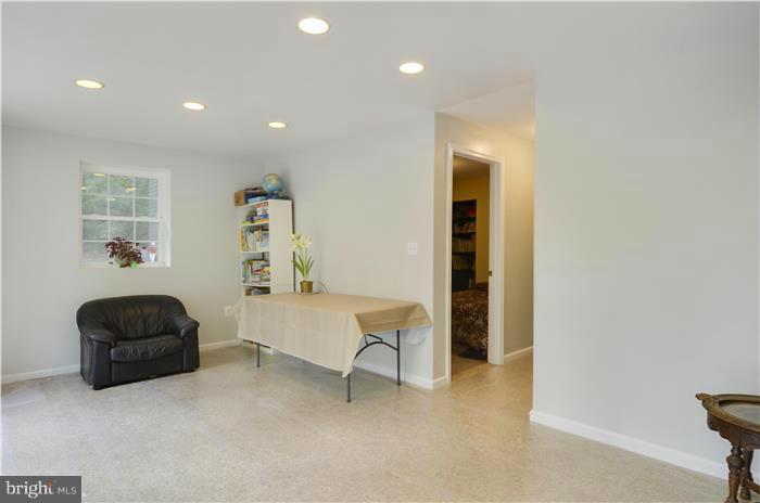 1211 Hollyoak Road Odenton, MD 21113 - Photo 23 of 30 Family Room