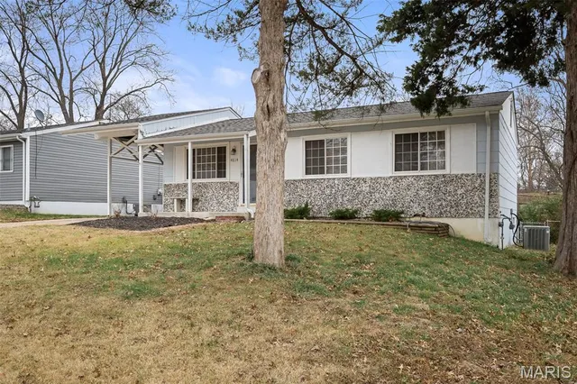 $190,000 | 4814 Orange Blossom Lane, Hazelwood, MO 63042