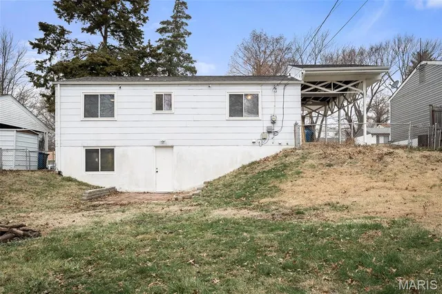 $190,000 | 4814 Orange Blossom Lane, Hazelwood, MO 63042