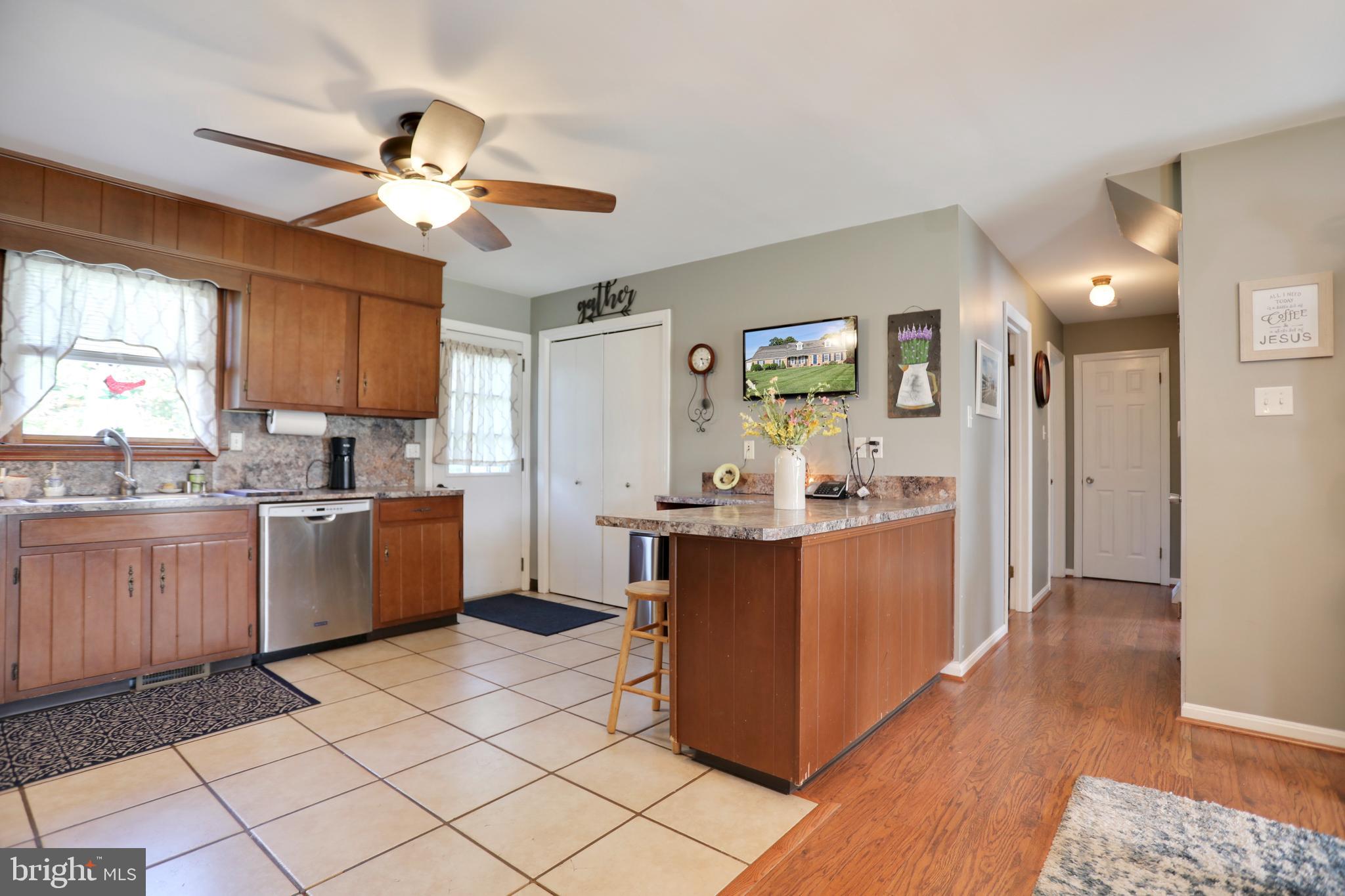 8439 Neck Road Williamsport, MD 21795 - Photo 10 of 72 Kitchen
