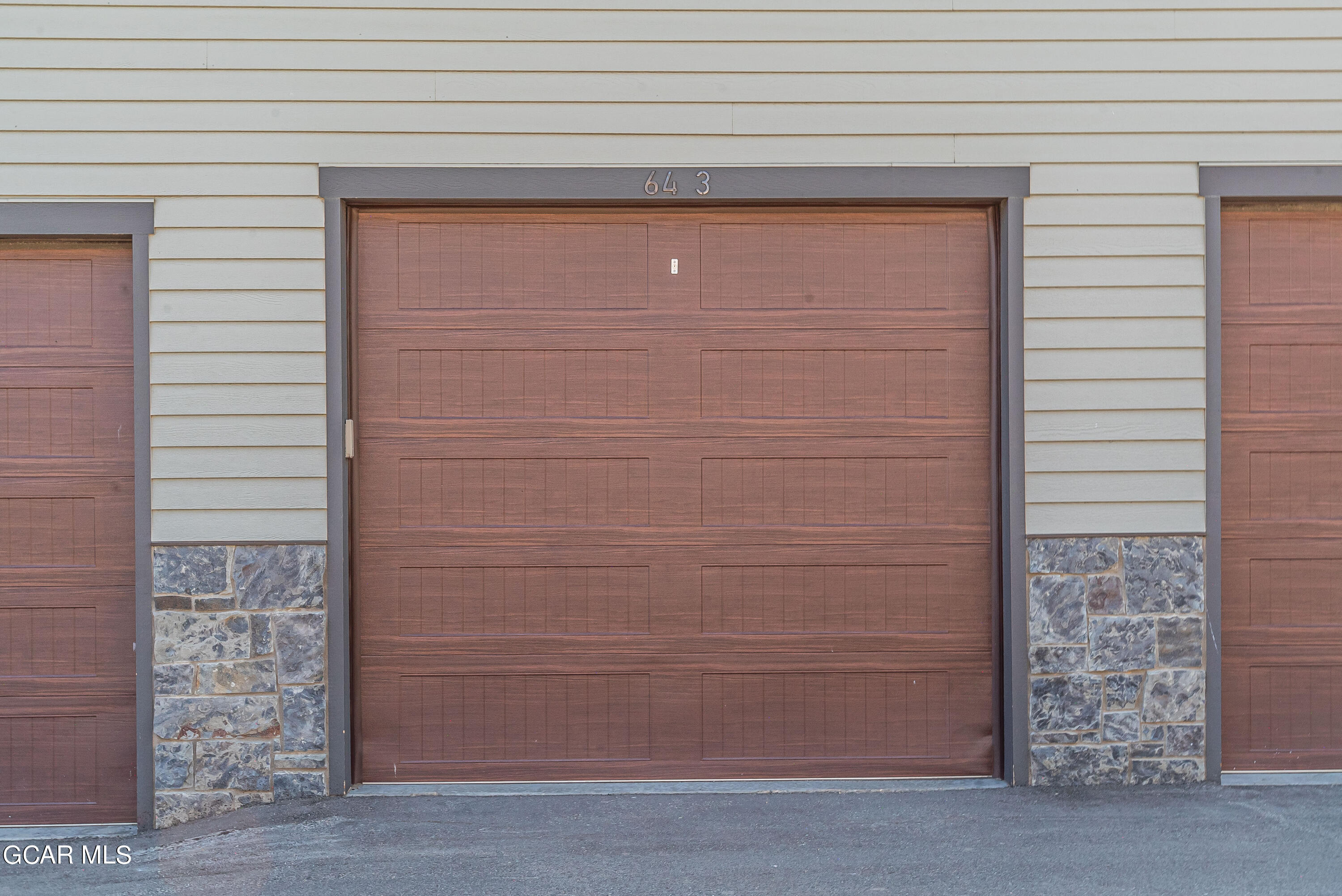 40 Springview Lane, Unit B104 Fraser, CO 80442 - Photo 38 of 46 Garage