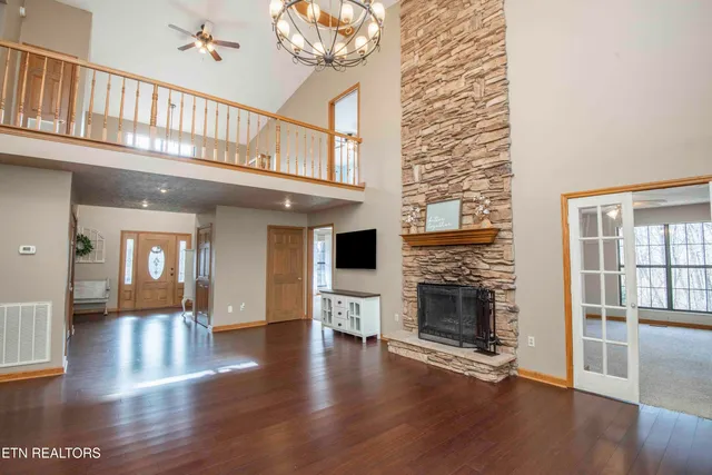 $750,000 | 121 Old State Circle, Powell, TN 37849