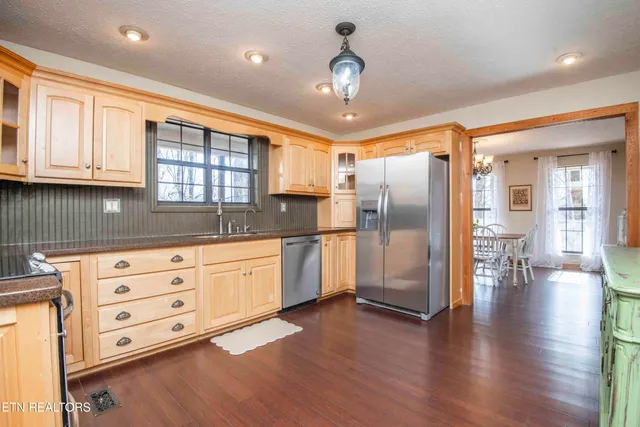 $750,000 | 121 Old State Circle, Powell, TN 37849