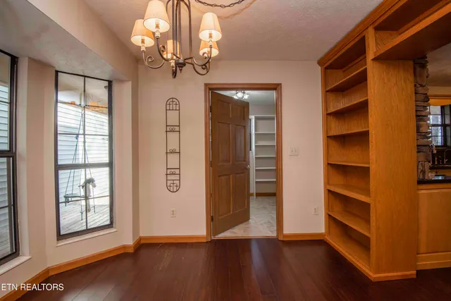 $750,000 | 121 Old State Circle, Powell, TN 37849