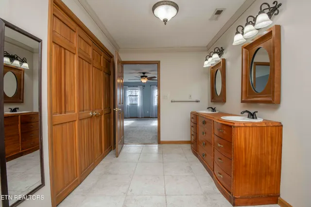 $750,000 | 121 Old State Circle, Powell, TN 37849