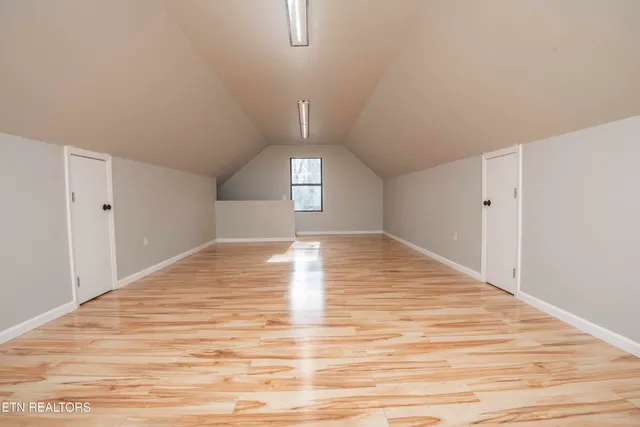 $750,000 | 121 Old State Circle, Powell, TN 37849