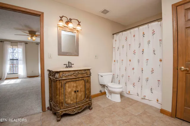 $750,000 | 121 Old State Circle, Powell, TN 37849