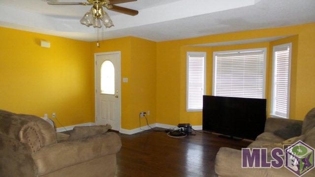 315 Isle Of Cuba Road Schriever, LA 70395 - Photo 2 of 14 Living Room