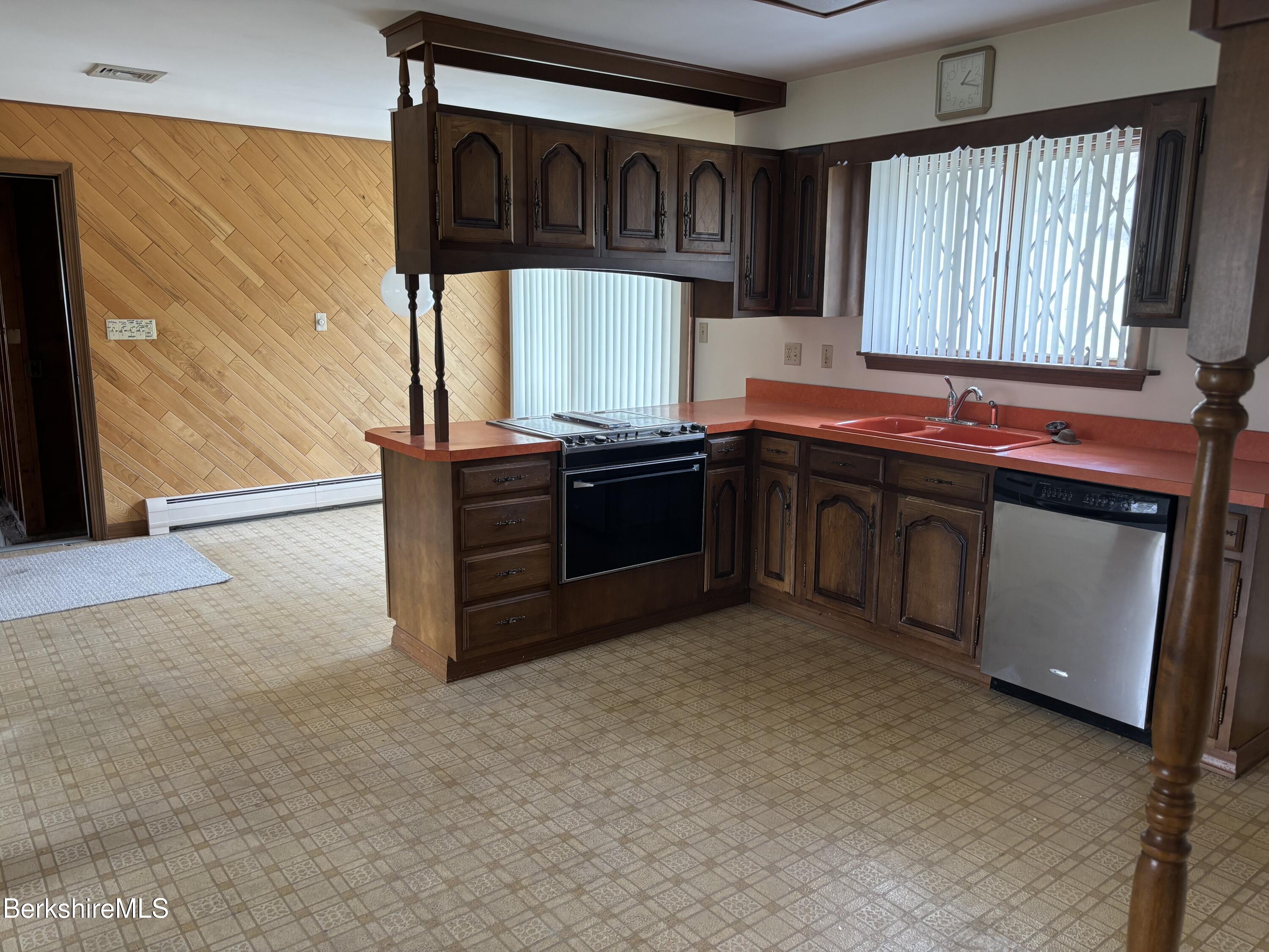 125 East Road Adams, MA 01220 - Photo 8 of 19 Combo Kitchen Dining Area