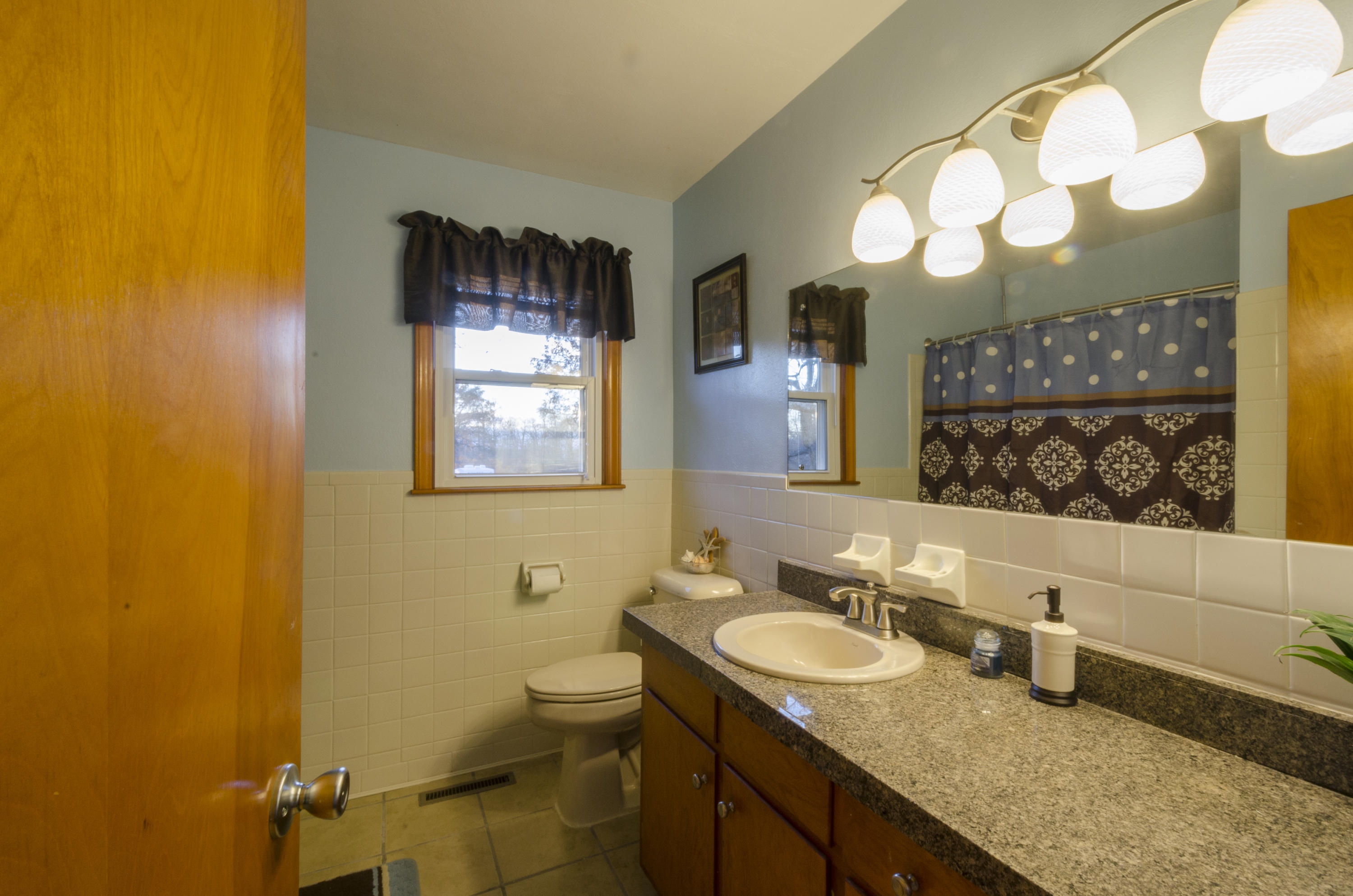 2161 Feather Road Vinton, VA 24179 - Photo 15 of 36 Full Bath