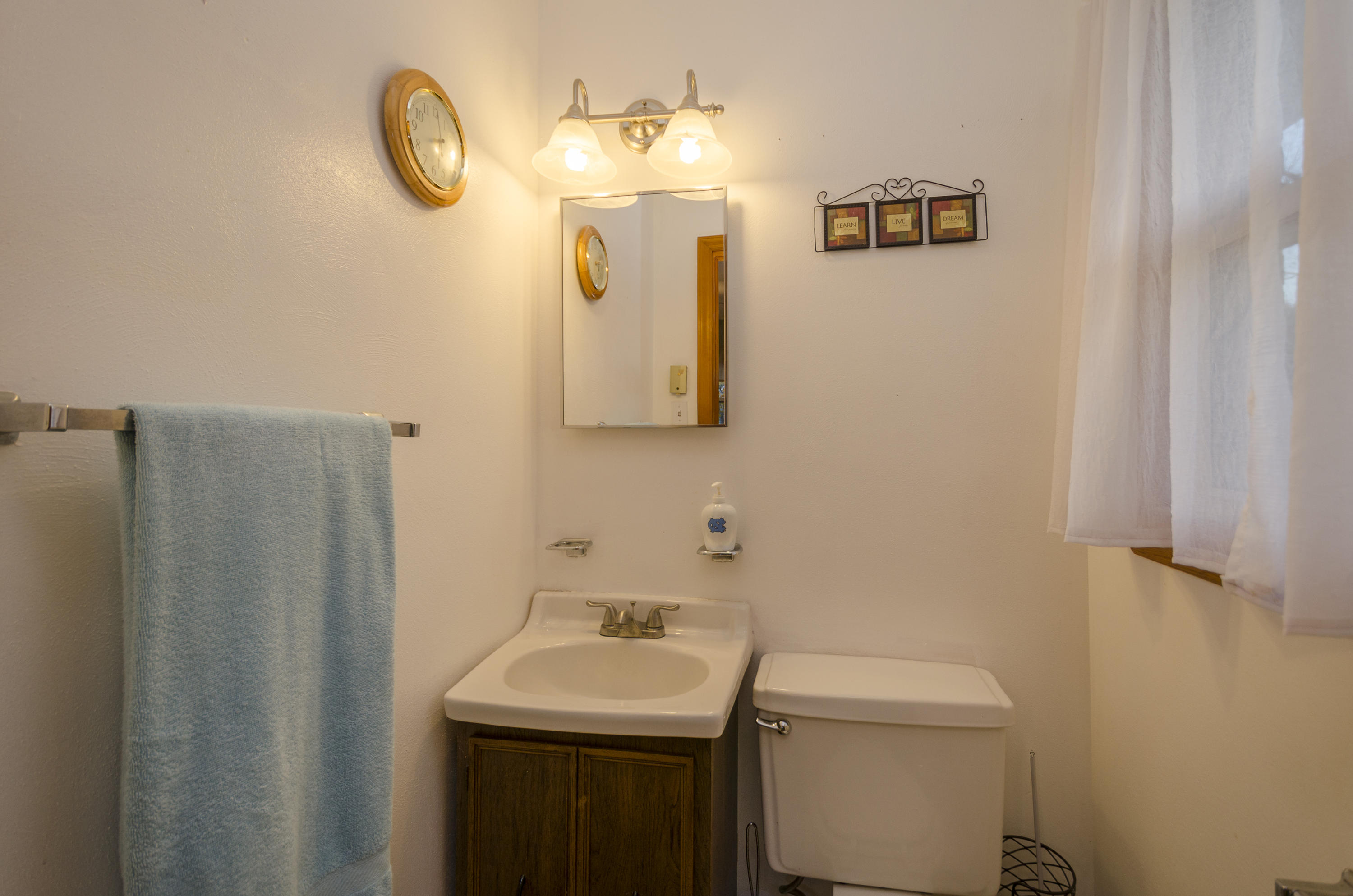 2161 Feather Road Vinton, VA 24179 - Photo 26 of 36 Half Bath