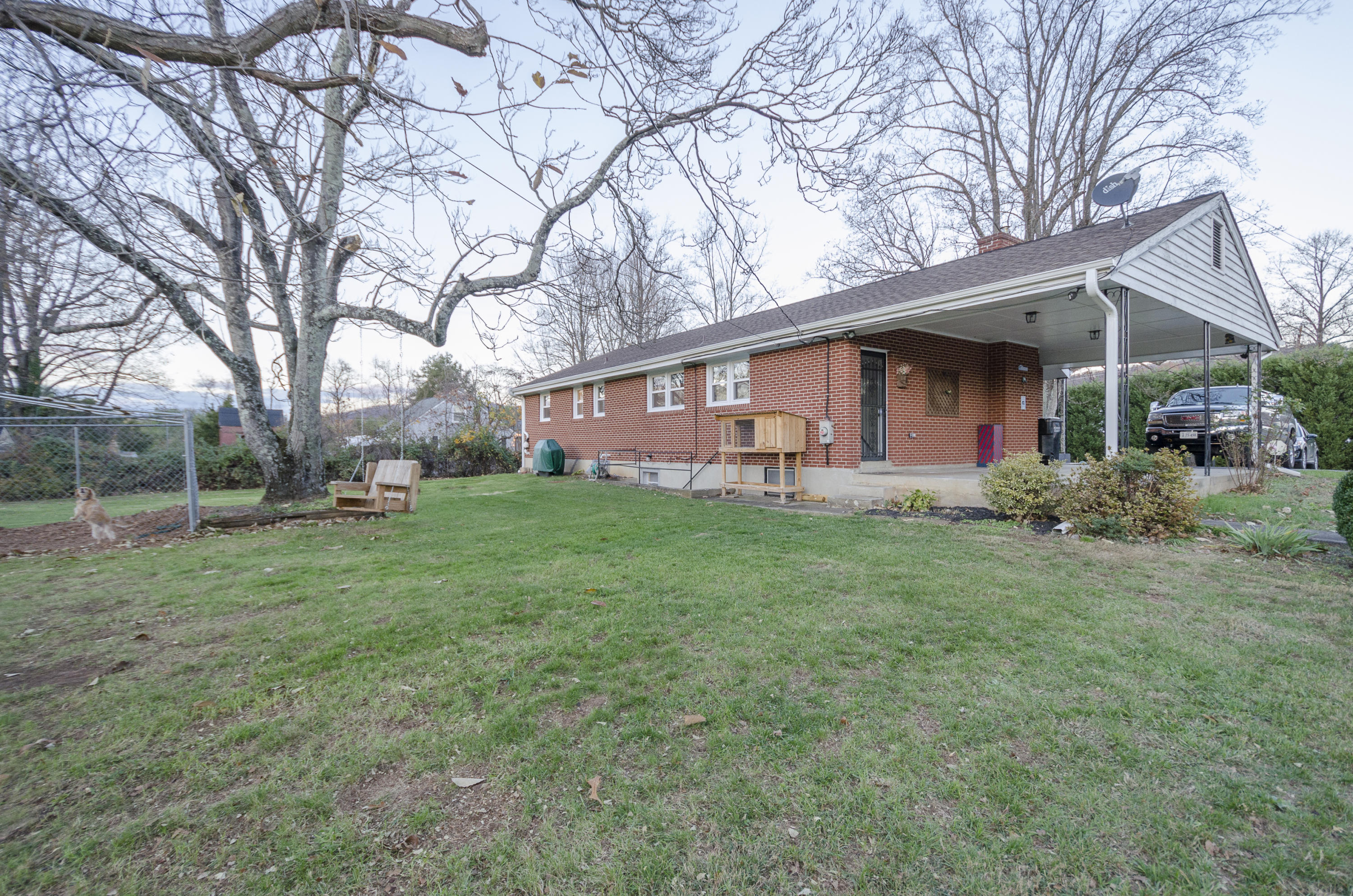 2161 Feather Road Vinton, VA 24179 - Photo 33 of 36 Carport