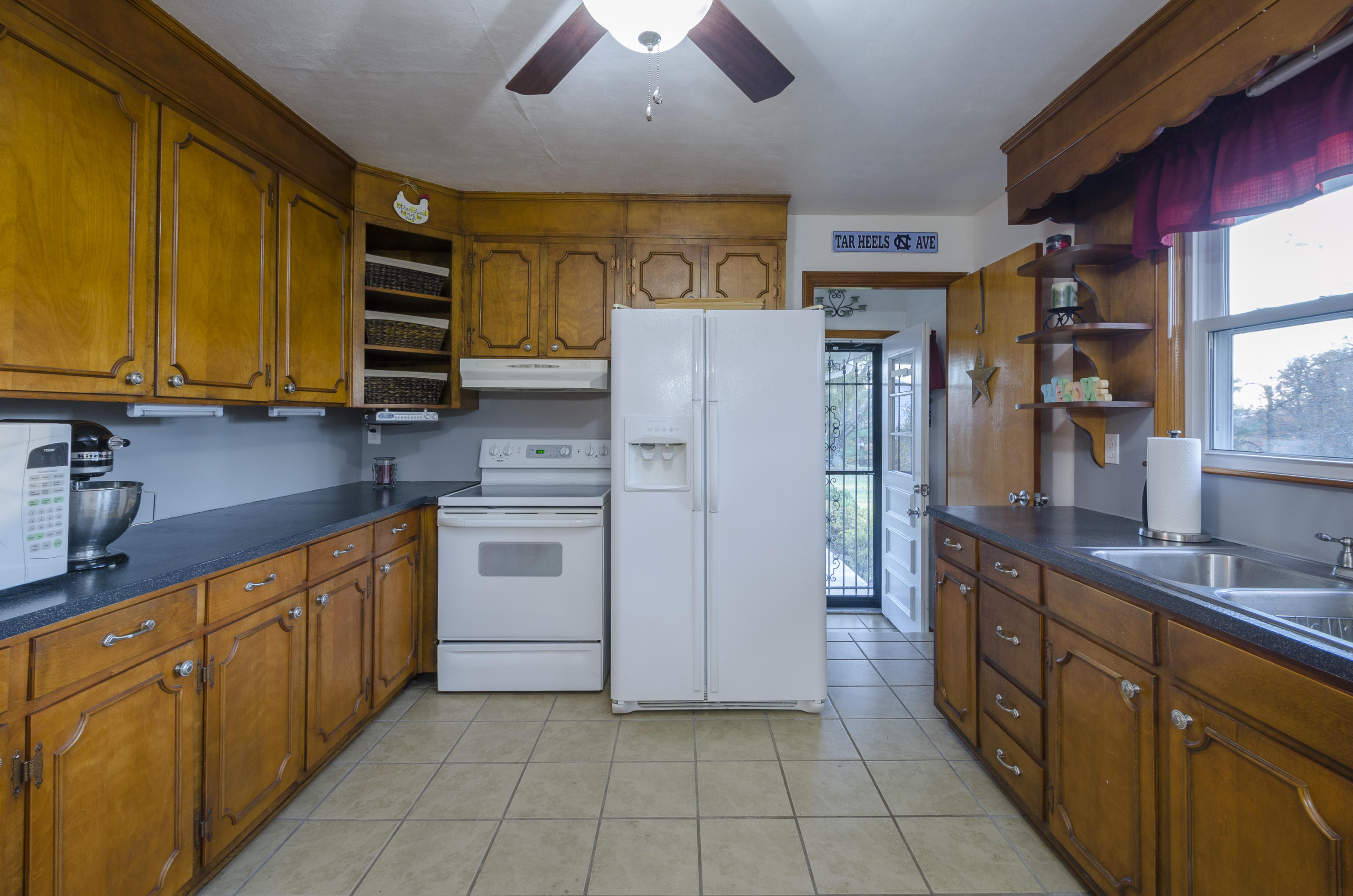 2161 Feather Road Vinton, VA 24179 - Photo 10 of 36 Kitchen