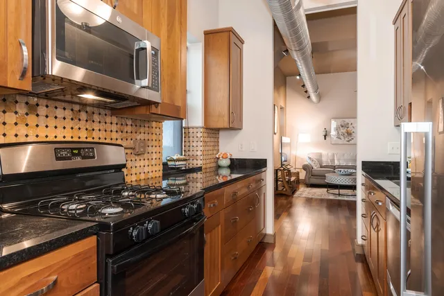 $165,000 | 212 North Center Street, Unit 502, Bloomington, IL 61701