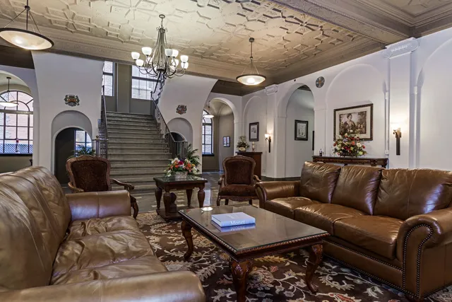 $165,000 | 212 North Center Street, Unit 502, Bloomington, IL 61701