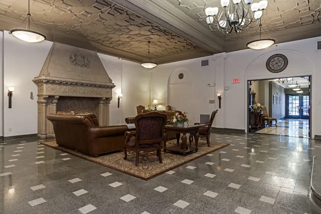 $165,000 | 212 North Center Street, Unit 502, Bloomington, IL 61701