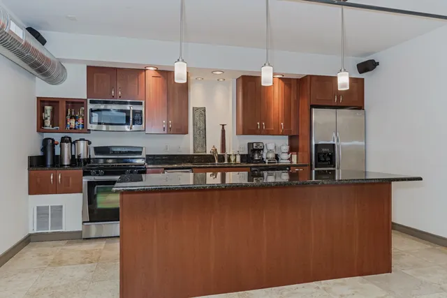 $165,000 | 212 North Center Street, Unit 502, Bloomington, IL 61701