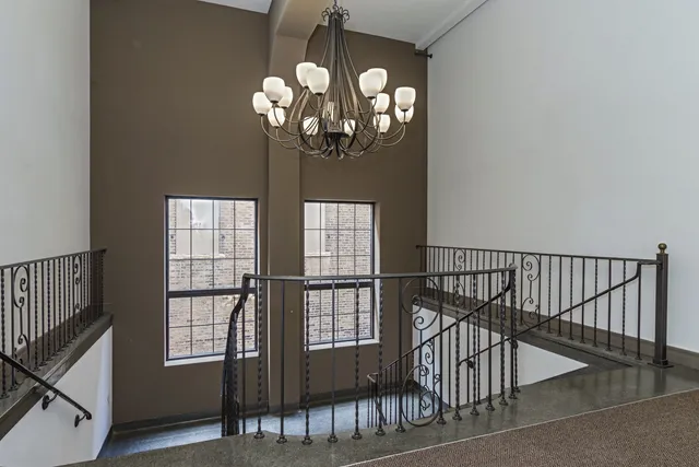 $165,000 | 212 North Center Street, Unit 502, Bloomington, IL 61701