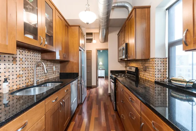 $165,000 | 212 North Center Street, Unit 502, Bloomington, IL 61701