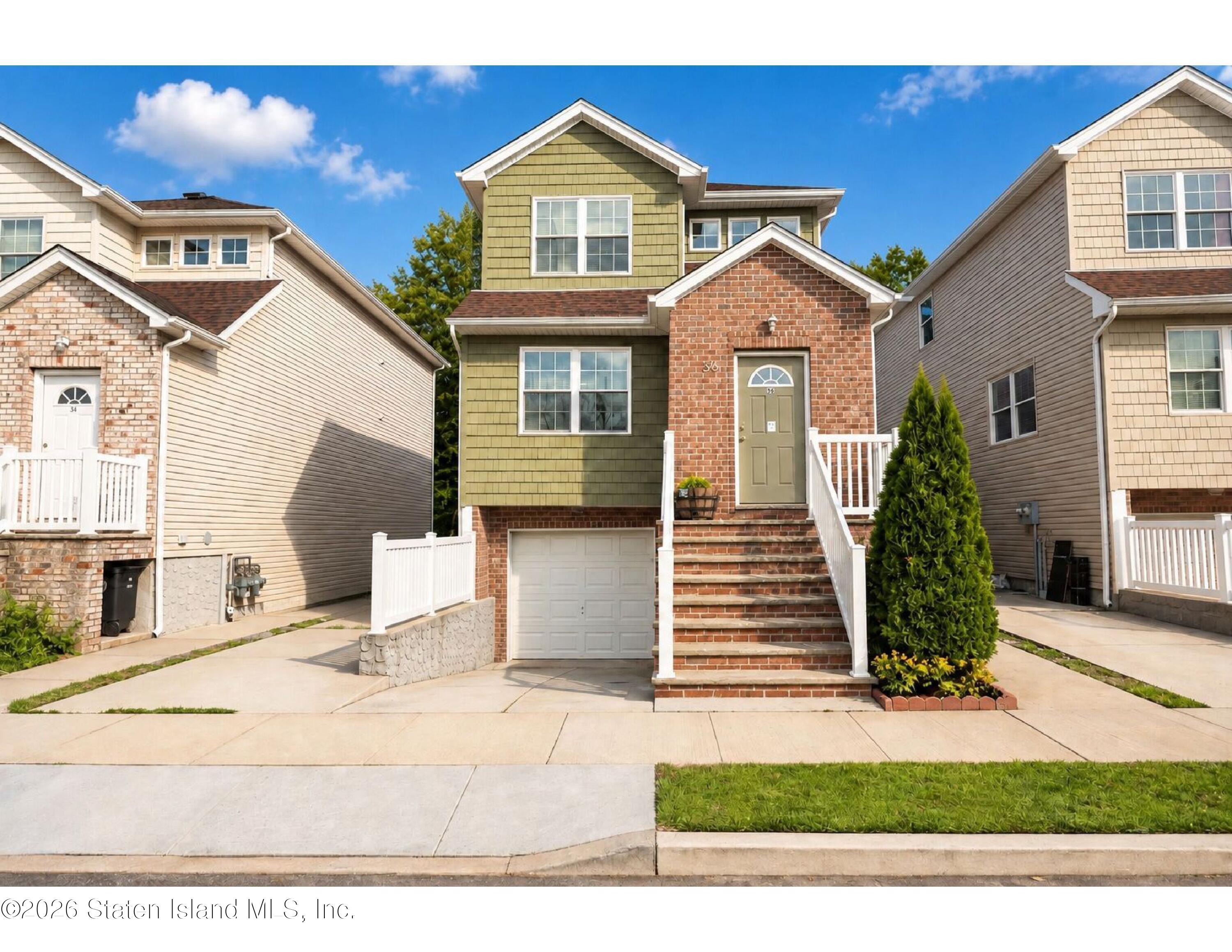 36 Riverside Lane Staten Island, NY 10302 - Photo 1 of 12 09326690deb1df47e1a91a8f1a034b3b_02