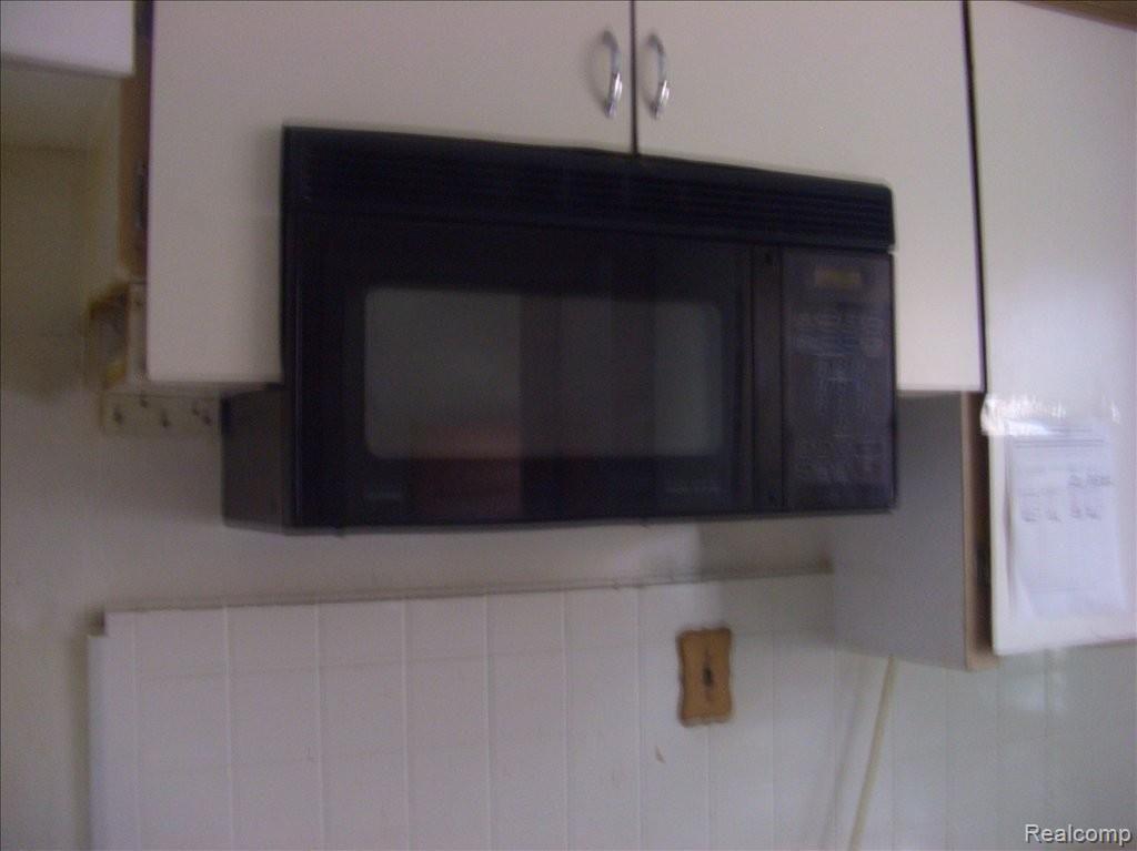 14412 Salem Road Redford, MI 48239 - Photo 4 of 22 CIMG2727