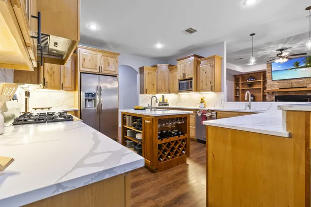 $999,900 | 5535 Fm 350 Street North, Livingston, TX 77351