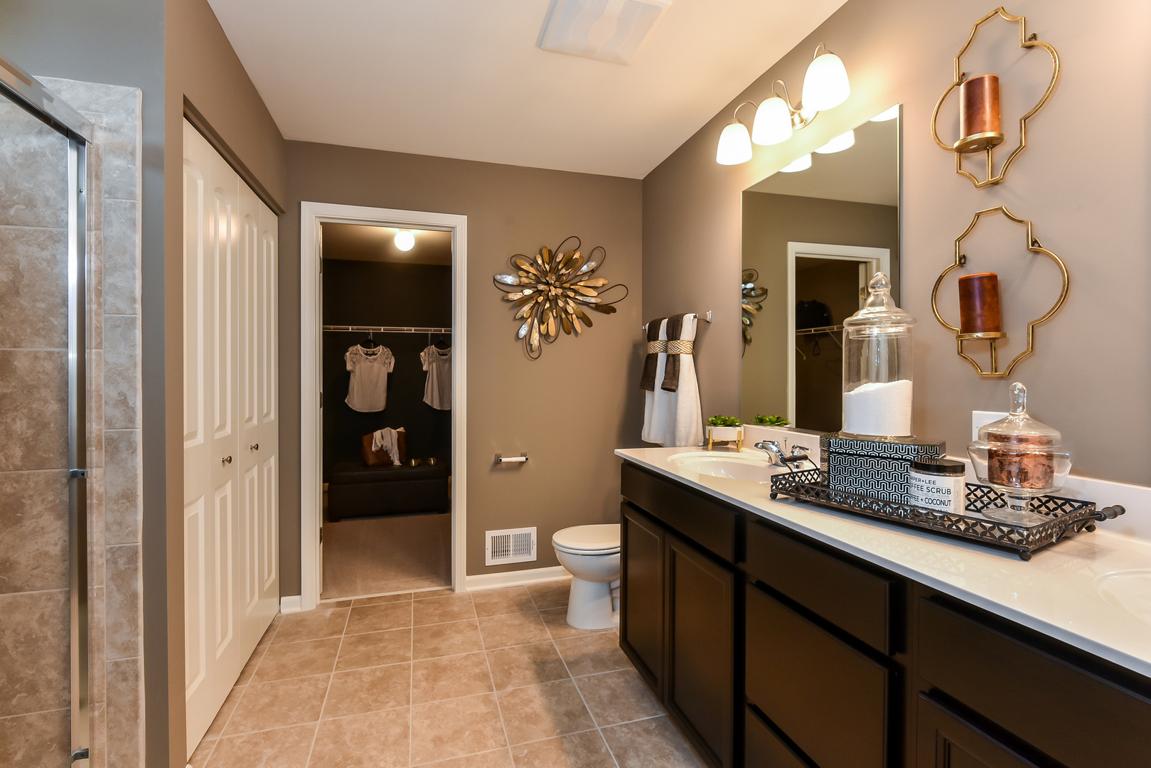 1978 Stapleton Road New Lenox, IL 60451 - Photo 17 of 48 a bathroom with a sink and a mirror