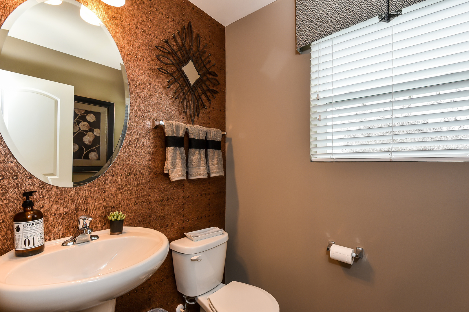 1978 Stapleton Road New Lenox, IL 60451 - Photo 22 of 48 a bathroom with a toilet sink and mirror