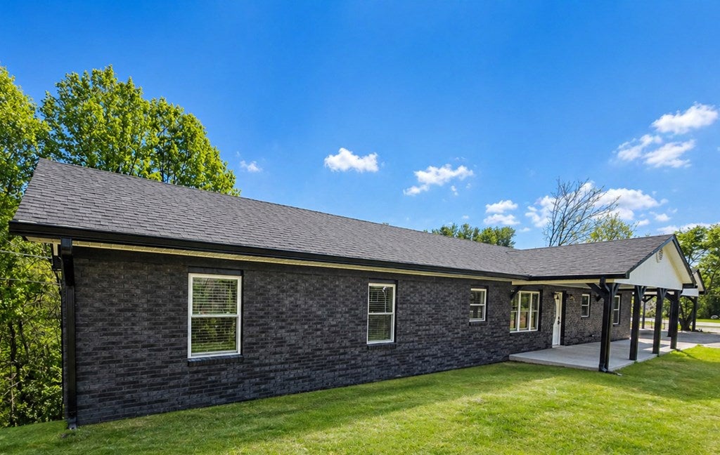 1232 Hilltown Road Fries, VA 24330 - Photo 3 of 28 Gallery Image 3