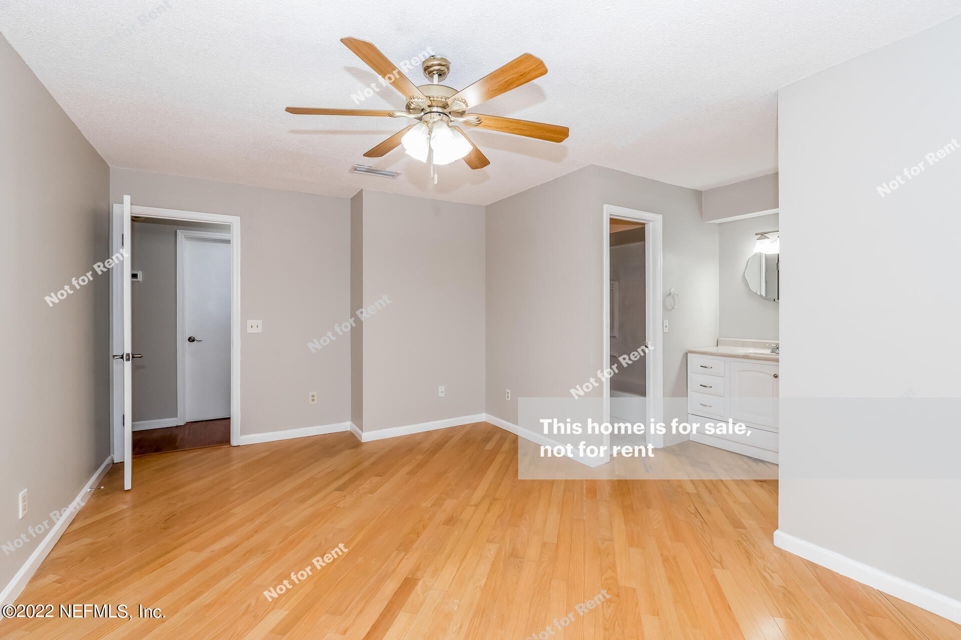 4205 Mustang Road Middleburg, FL 32068 - Photo 19 of 27 a view of a livingroom with a chandelier fan