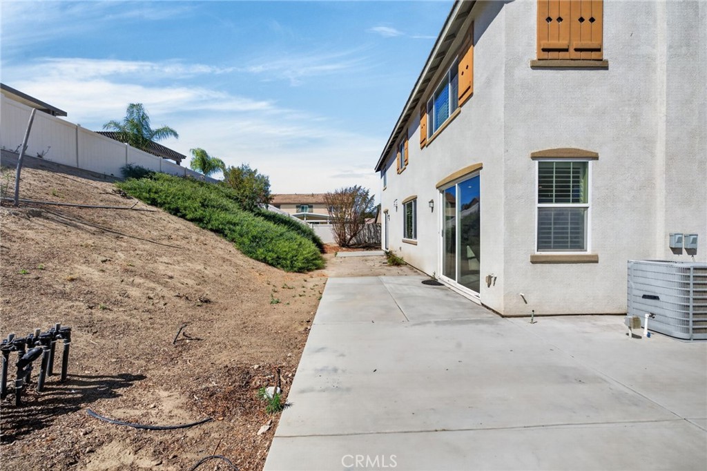 23347 Crystal Way Wildomar, CA 92595 - Photo 94 of 109 a view of a street with house