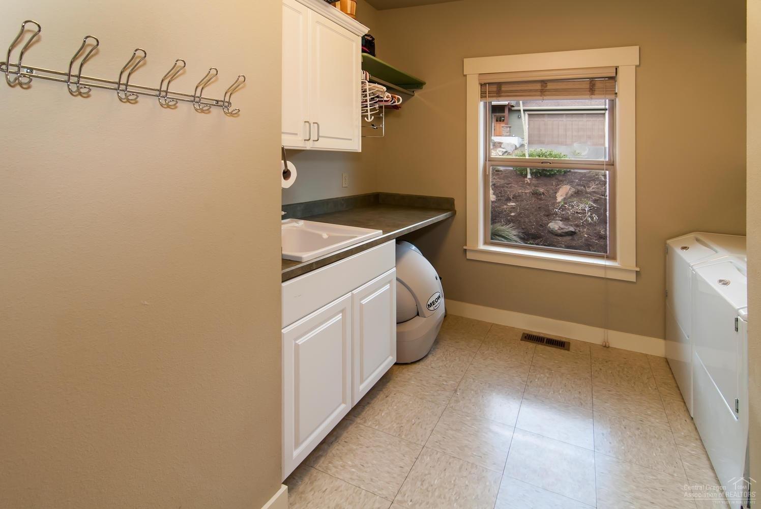 61428 Elder Ridge Street Bend, OR 97702 - Photo 22 of 25 Large utility room off the garage featur