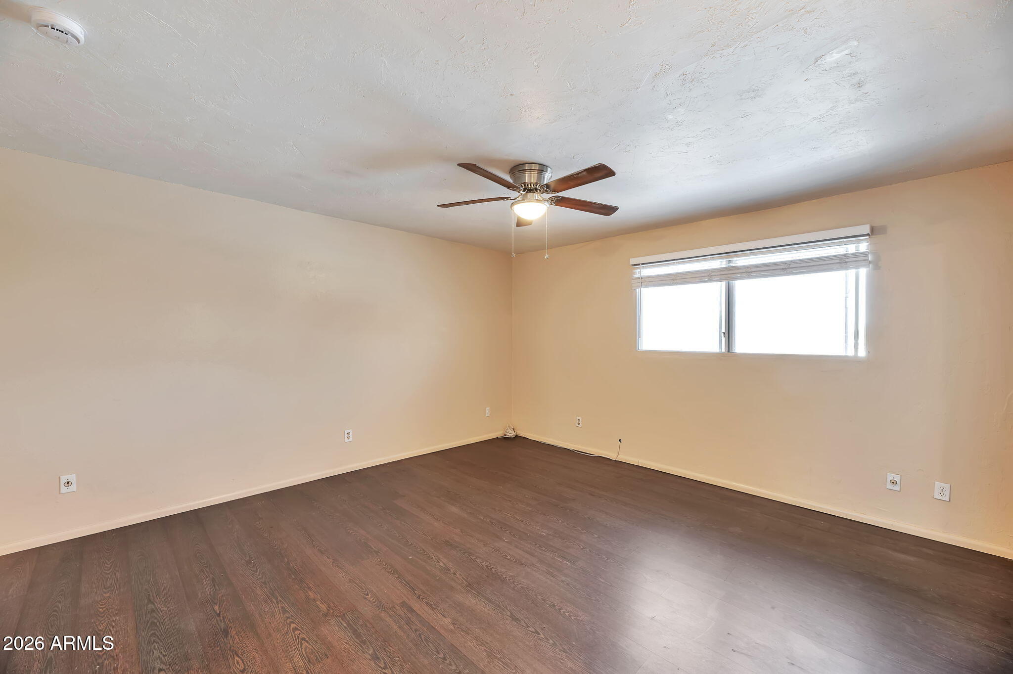 2025 West Elm Street Phoenix, AZ 85015 - Photo 13 of 25 12-web-or-mls-QP- 780_2044