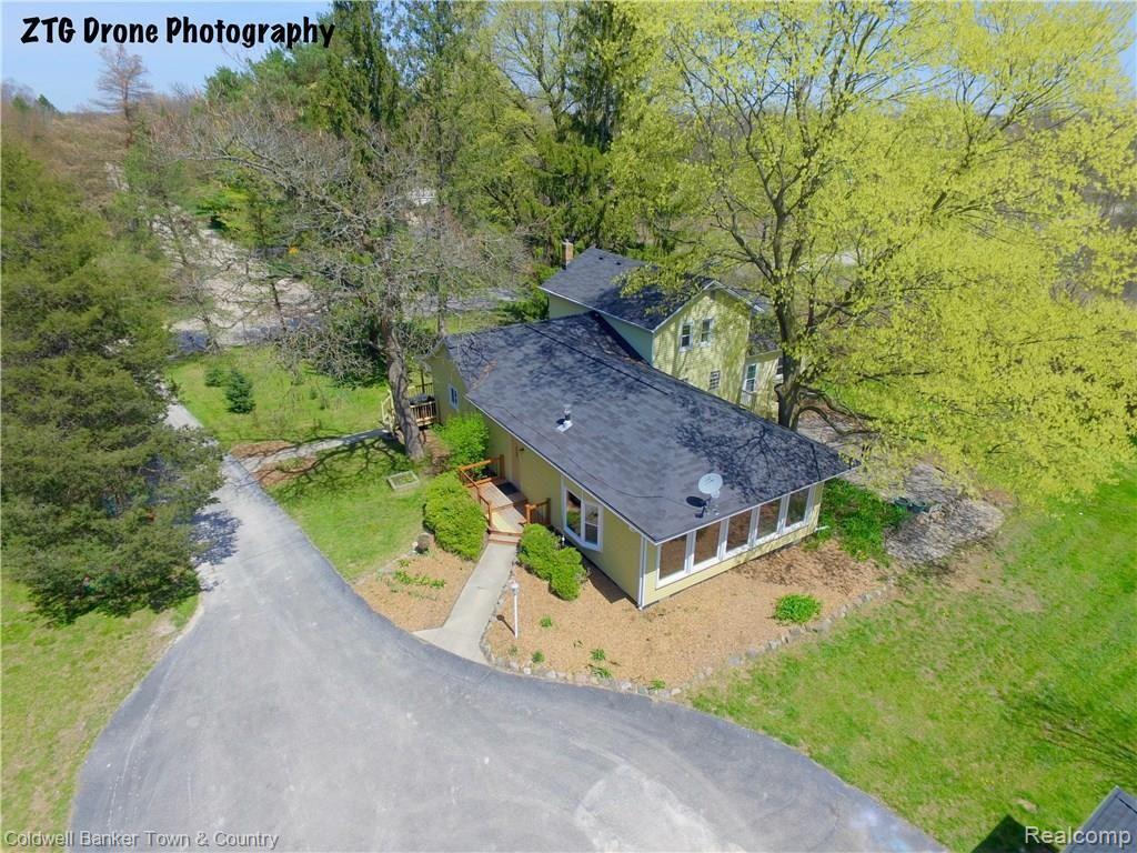 8462 McClements Road Brighton, MI 48114 - Photo 39 of 42 DJI_0690.jpg