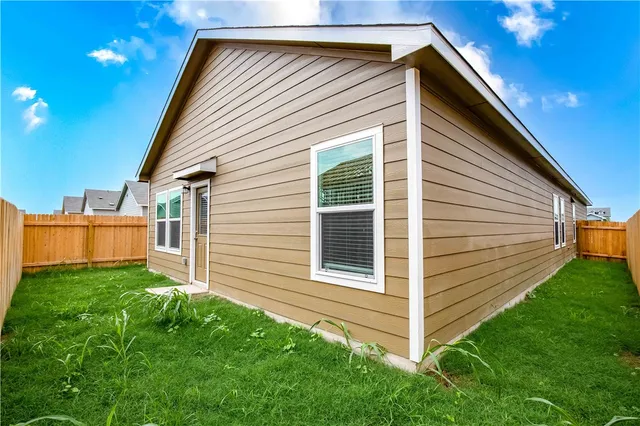 $1,695 | 328 Mica Trail, Maxwell, TX 78656