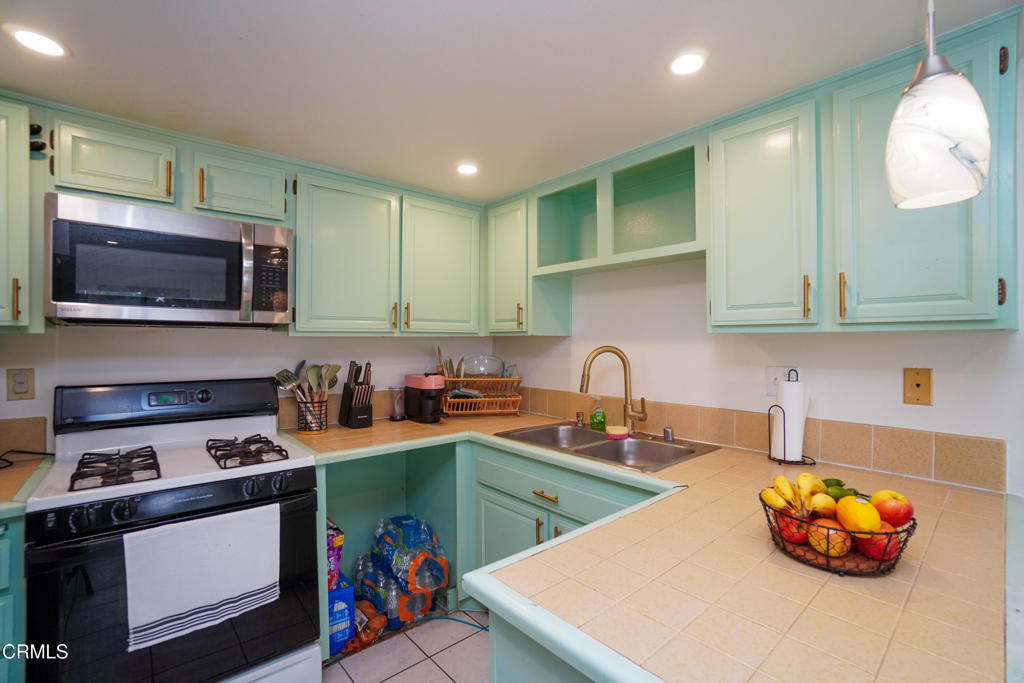 2077 East Bard Road Oxnard, CA 93033 - Photo 9 of 18