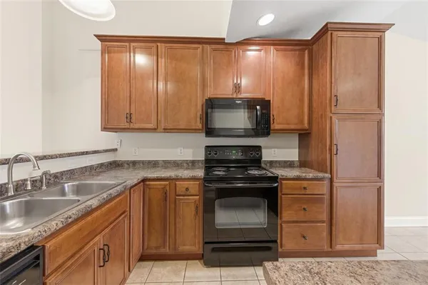 $419,900 | 2015 Atwell Drive, Oakdale, PA 15071