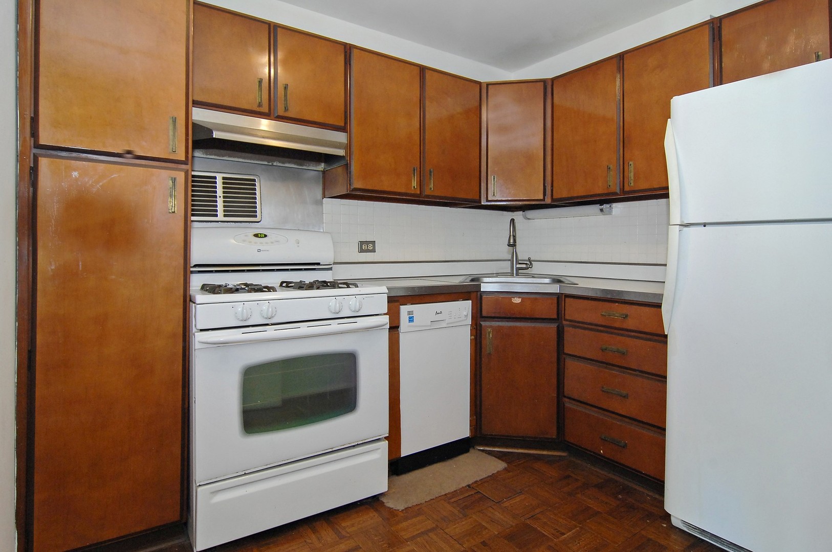 400 East Randolph Street, Unit 1512 Chicago, IL 60601 - Photo 7 of 37