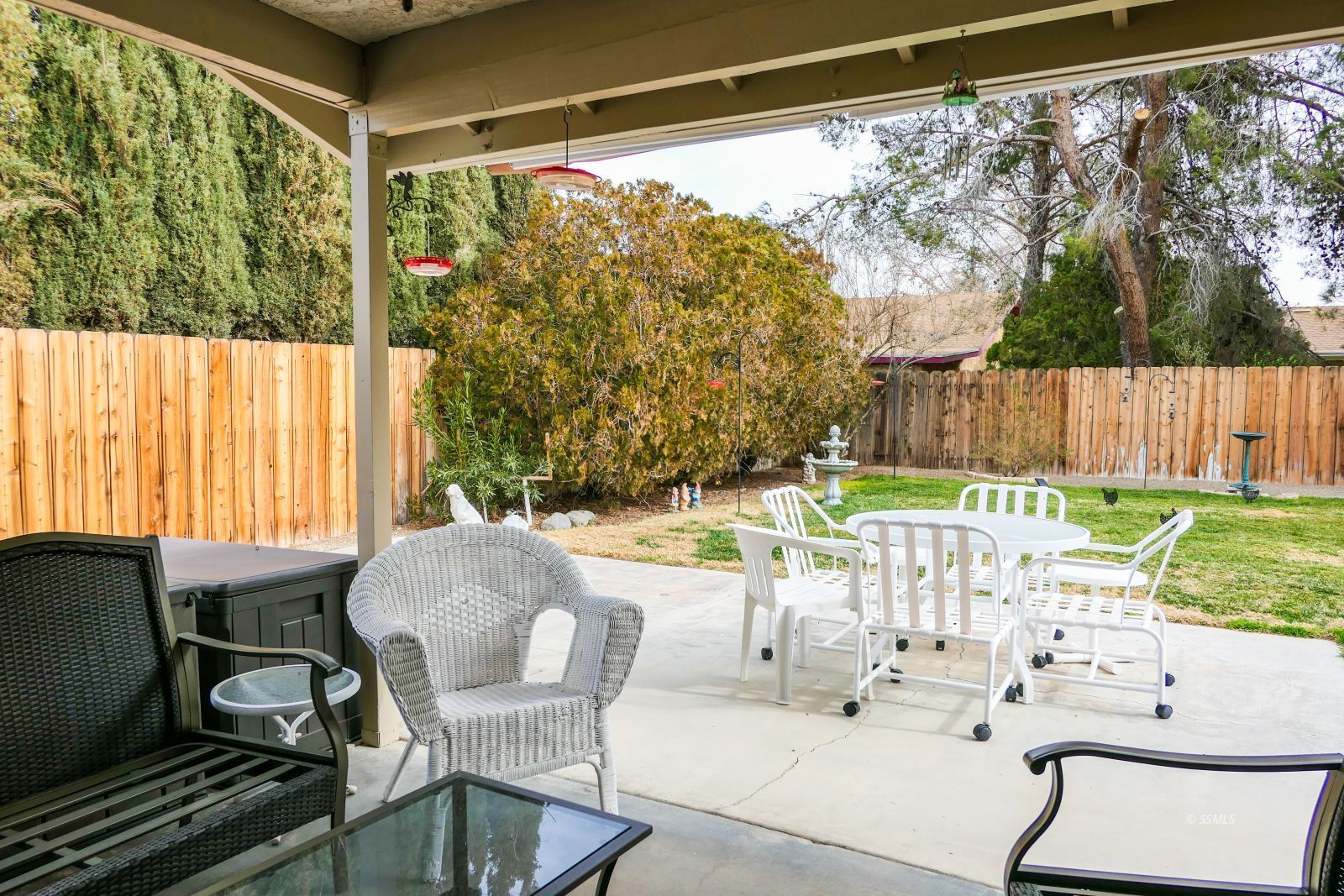 308 South Lilac Street Ridgecrest, CA 93555 - Photo 39 of 50 a view of an outdoor sitting area with furniture
